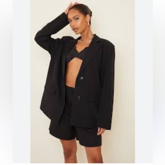 NWT Pretty Little oversized black Button curved‎ hem shoulder pads - Picture 1 of 6